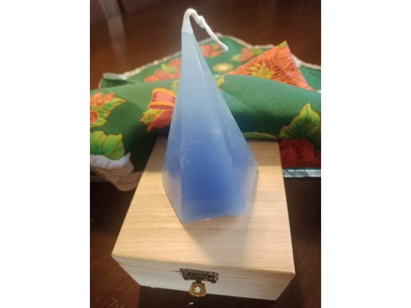 Pirámide Pentagonal grande con Caja de madera grande