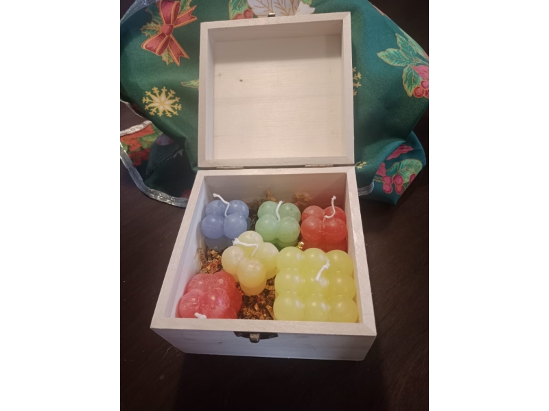 Pack 5 velas (1 grande y 4 medianas) con caja de madera grande