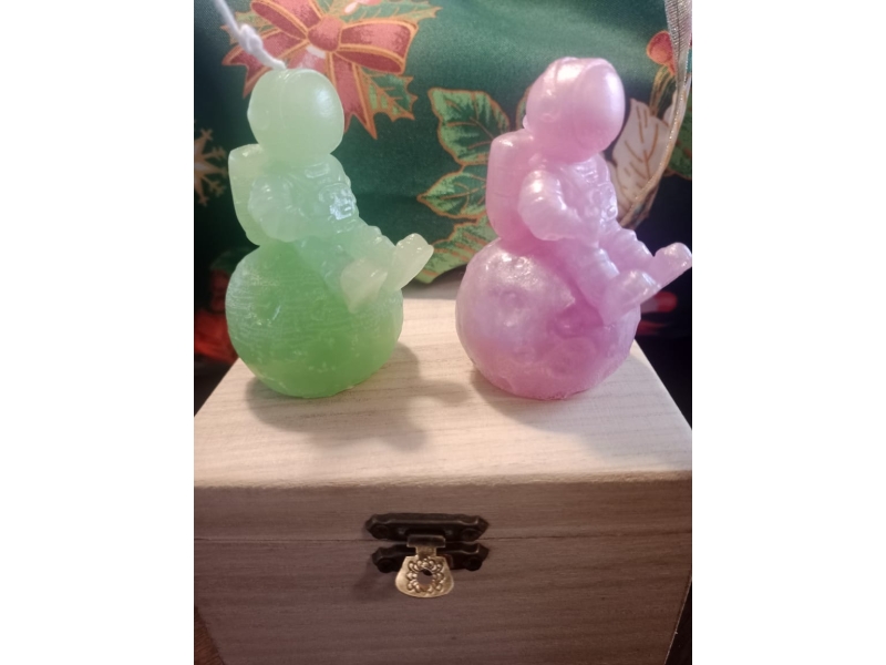 Pack 2 Velas Astronautas con caja de madera de regalo