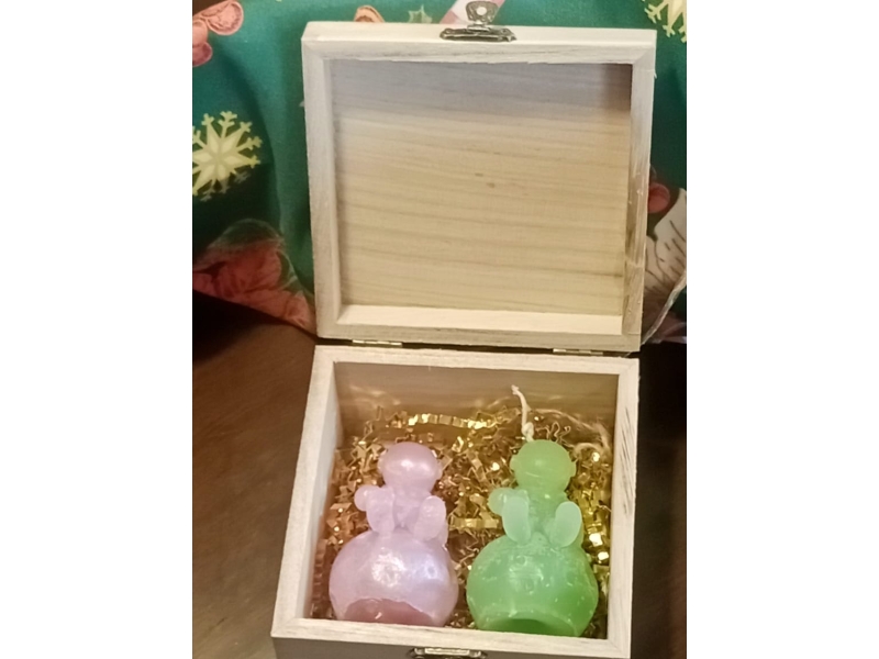 Pack 2 Velas Astronautas con caja de madera de regalo