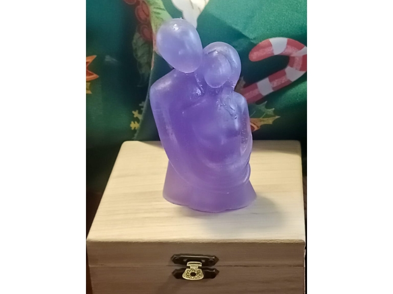 Vela "Los Enamorados" + caja de Madera de Regalo